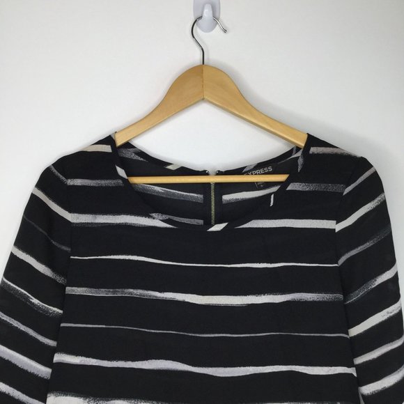 Express Blouse Women Size Small Black Grey White Striped Half Sleeve - Picture 2 of 11